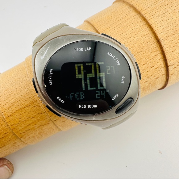 Nike Bowerman Rare Brown Running Watch - Picture 4 of 9